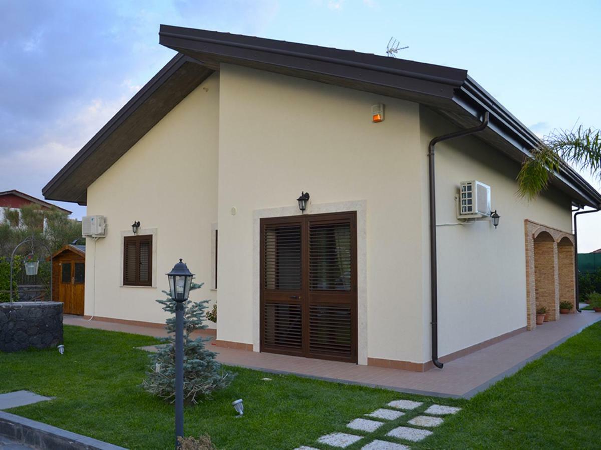 Etna B&B Pedara Bagian luar foto